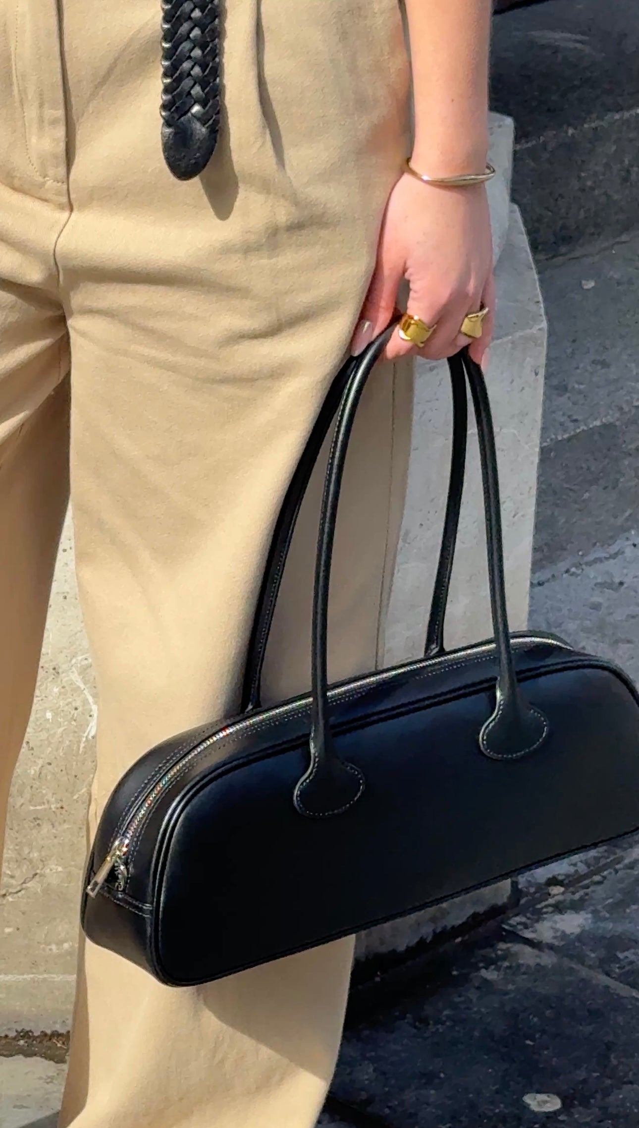 Sac cuir baguette porté épaule