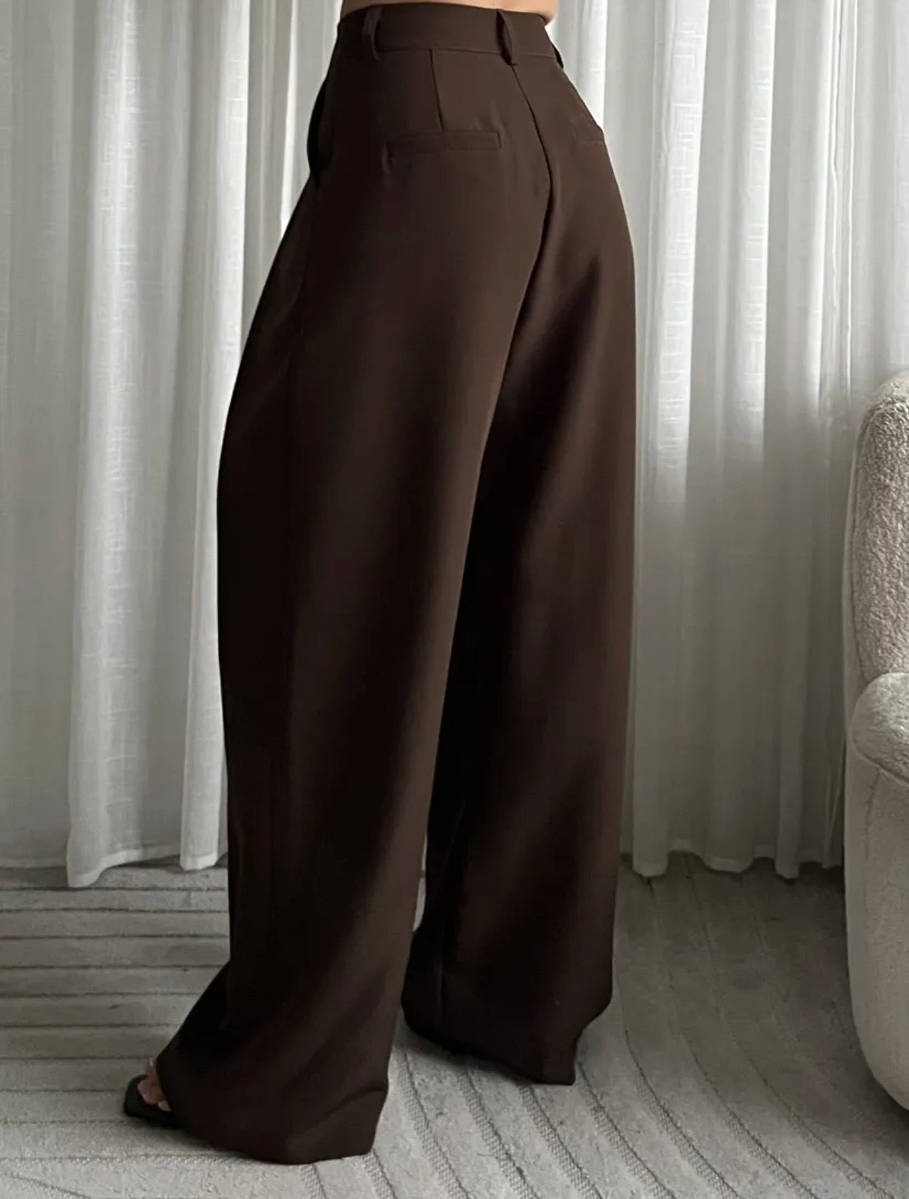 Pantalon large marron à pinces