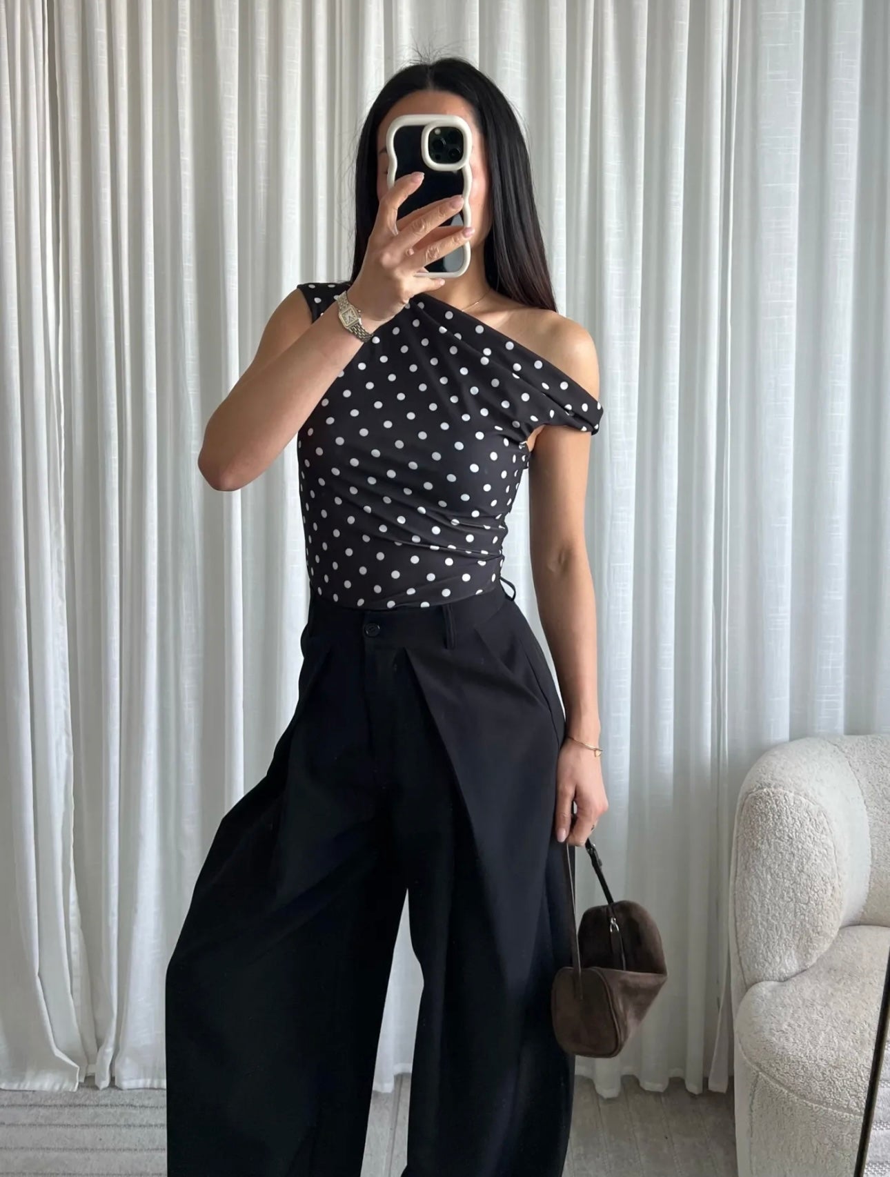 Top asymétrique noir à pois