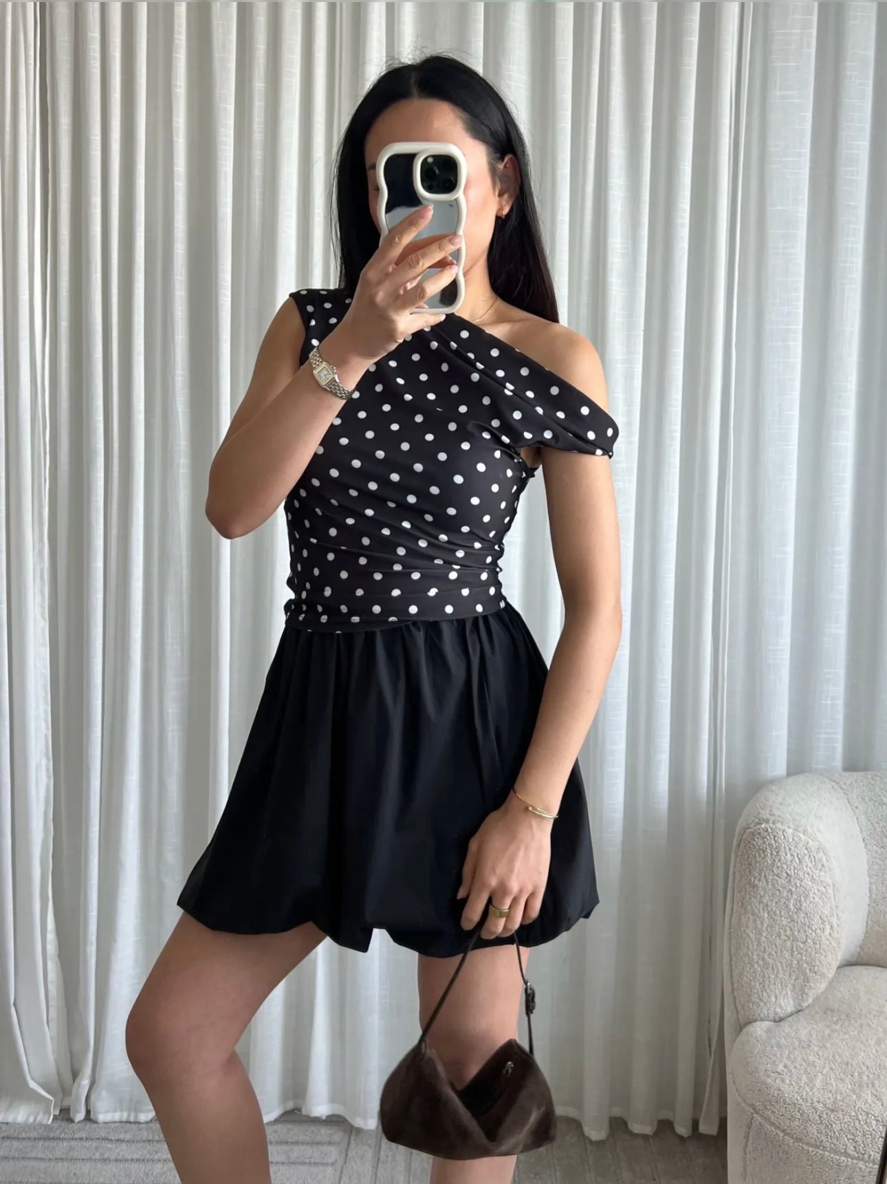 Top asymétrique noir à pois