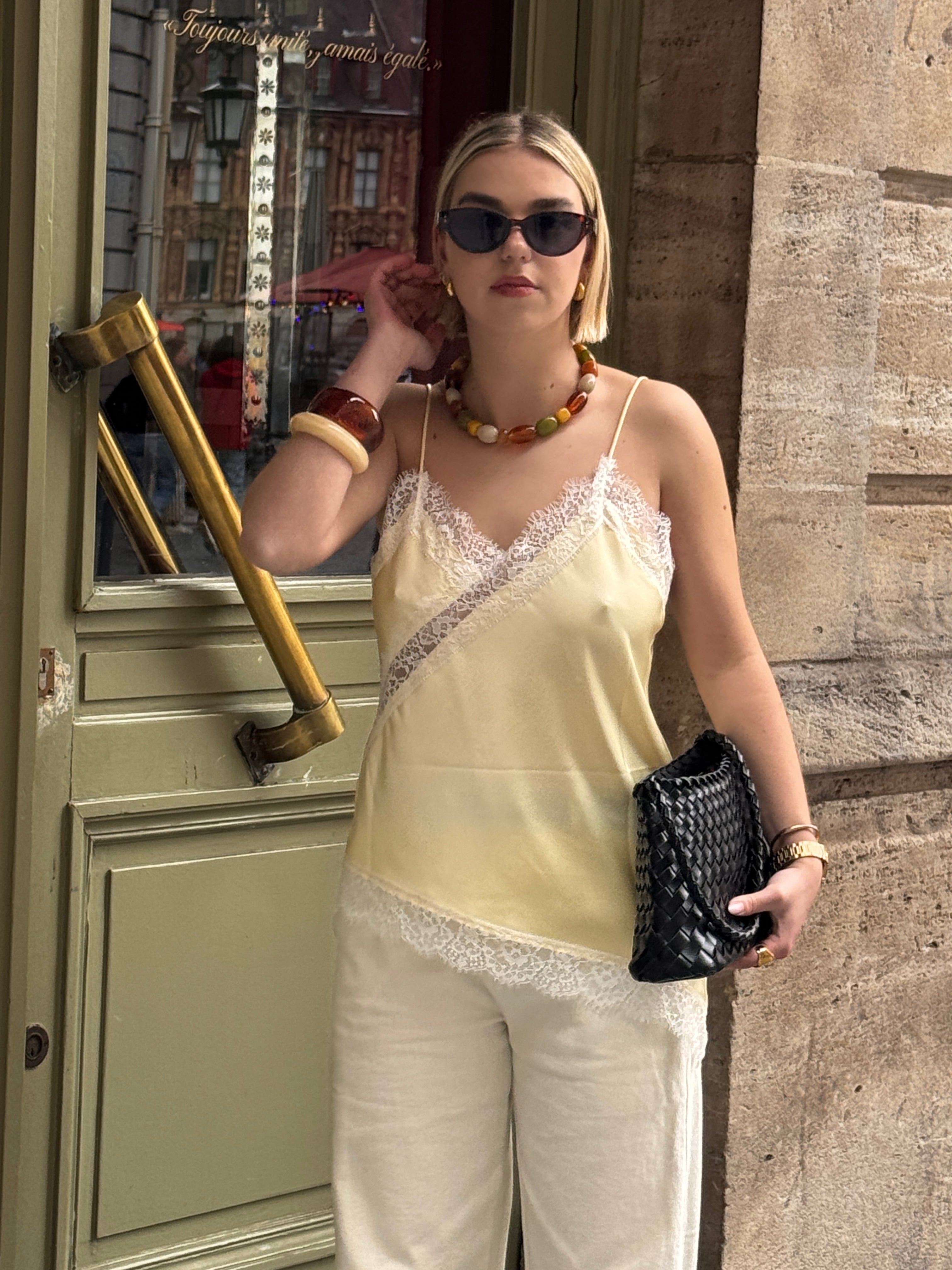 Débardeur asymétrique jaune dentelle