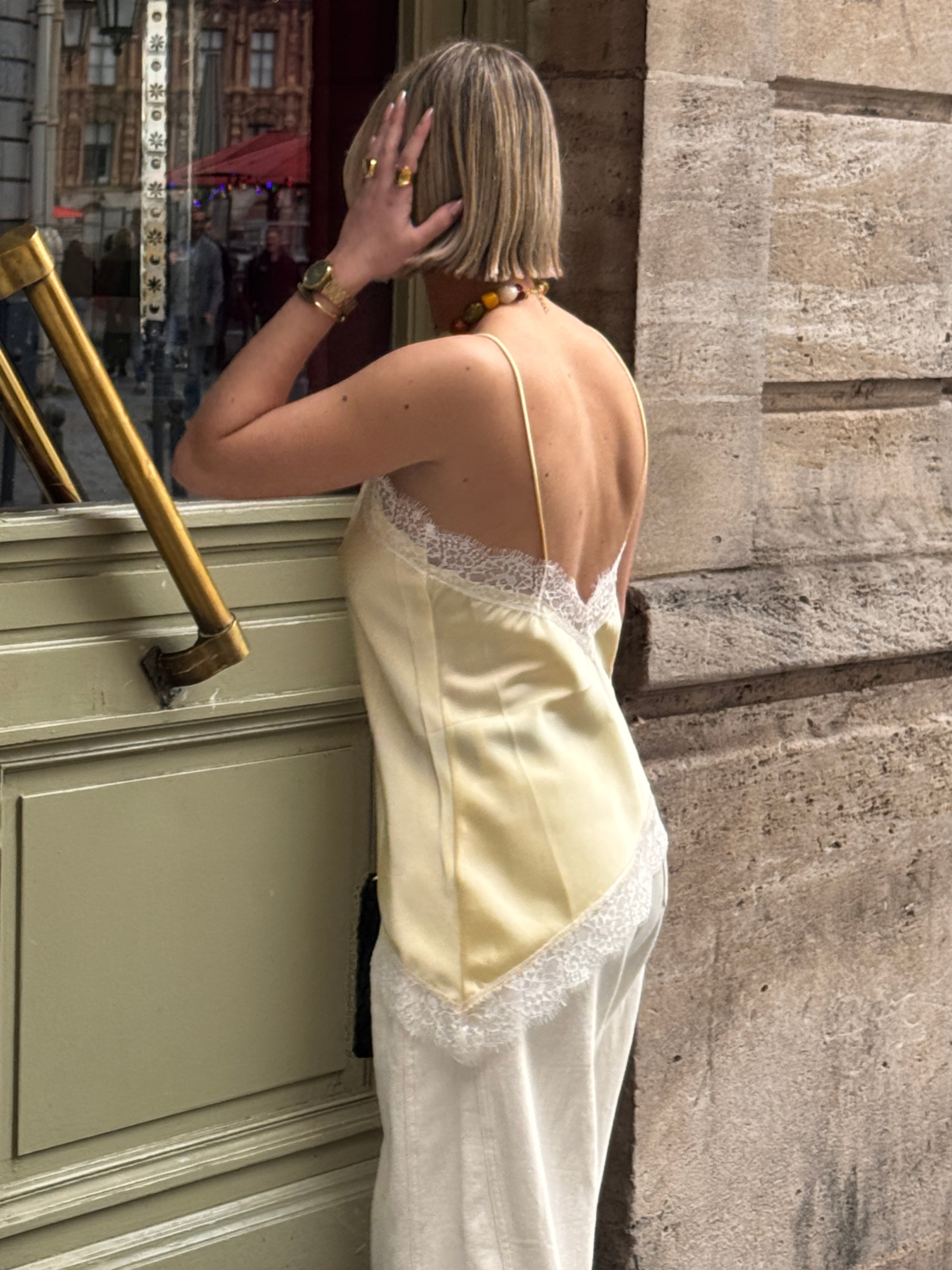 Débardeur asymétrique jaune dentelle