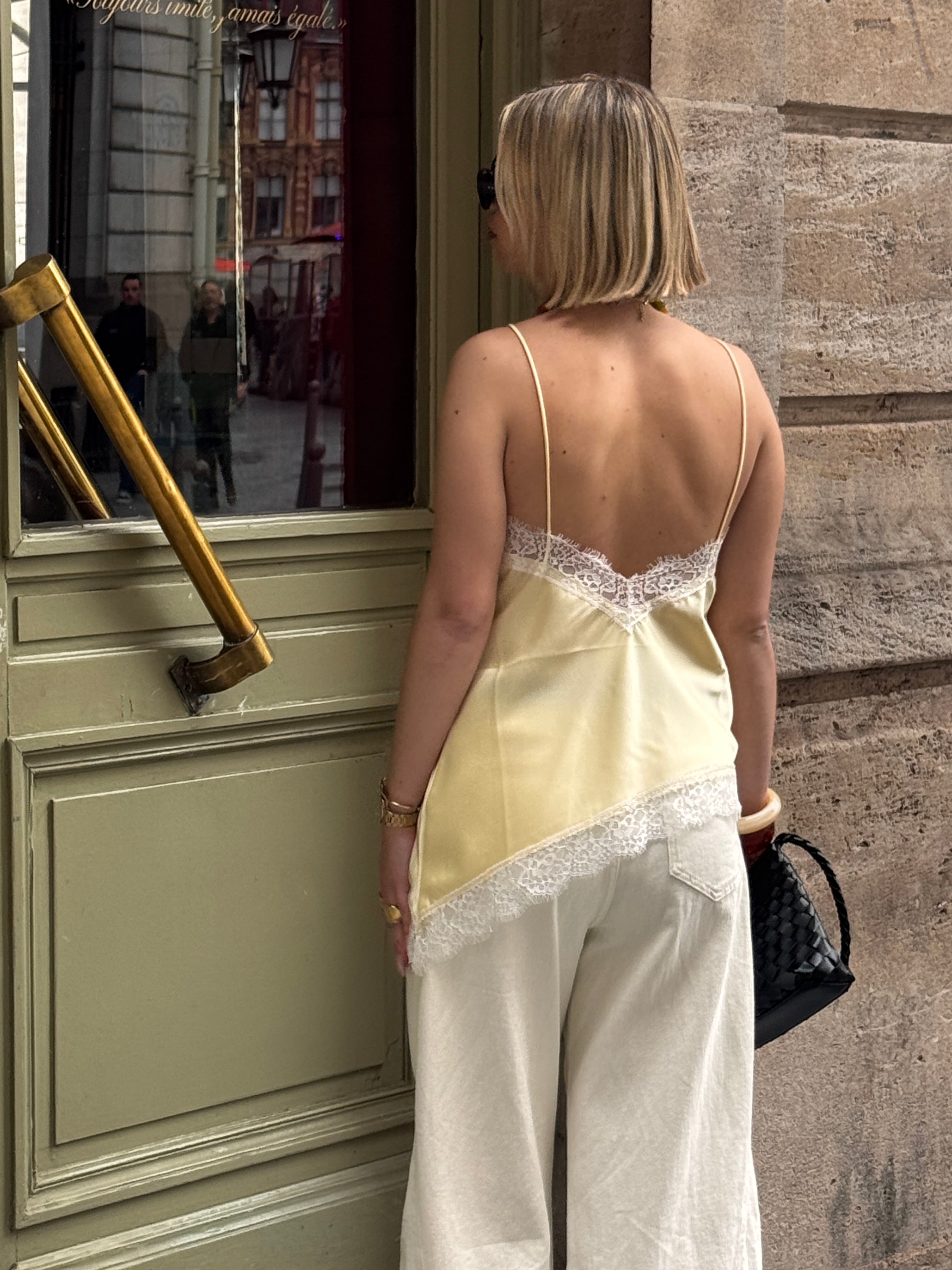 Débardeur asymétrique jaune dentelle