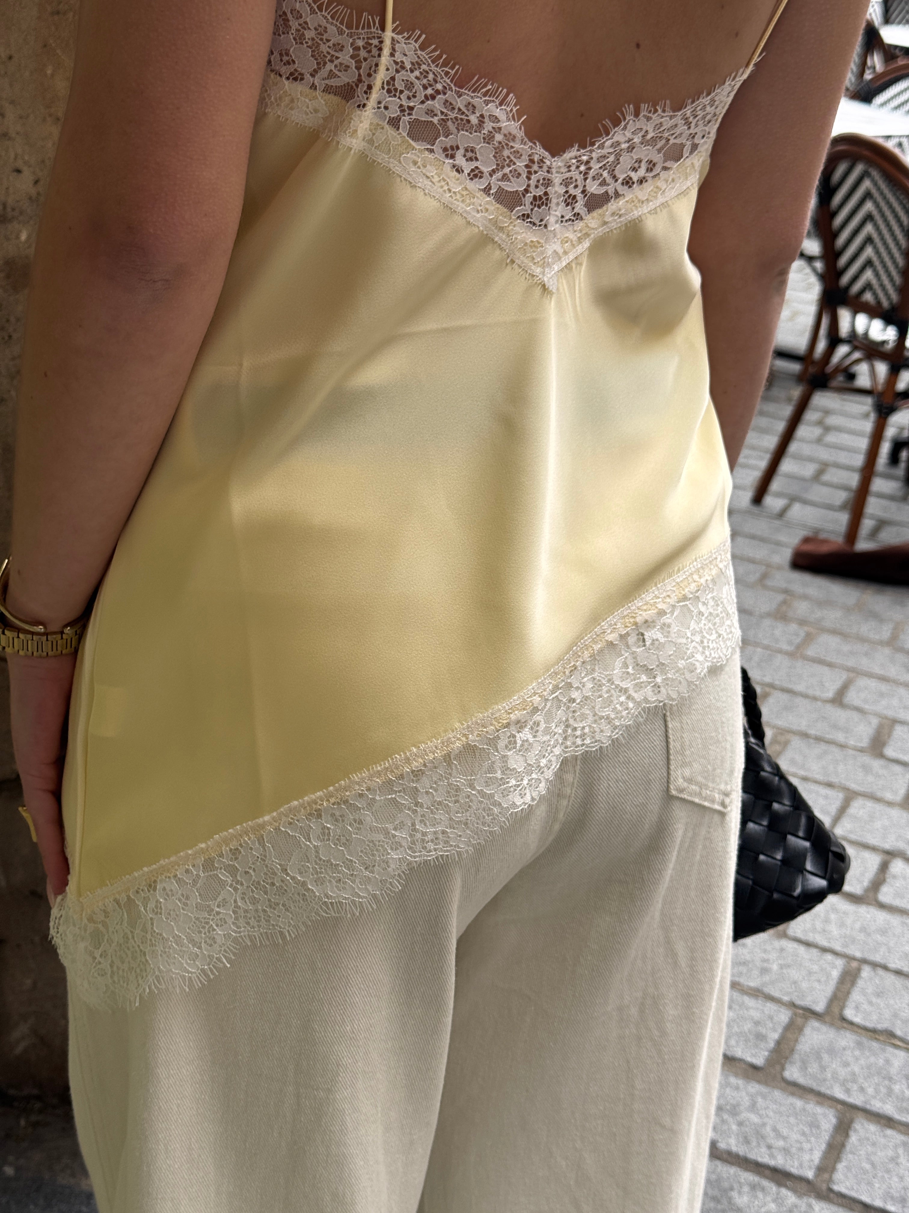 Débardeur asymétrique jaune dentelle