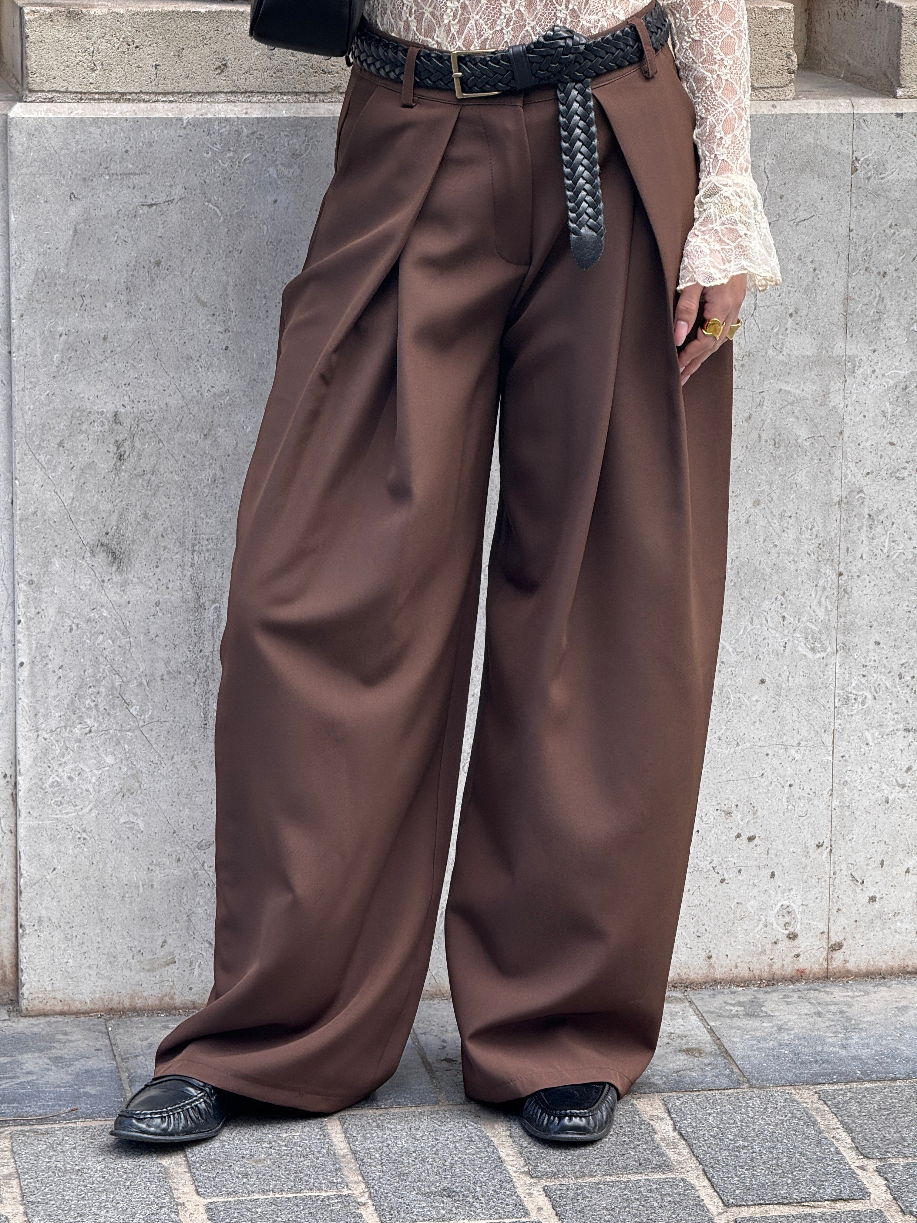 Pantalon large marron à pinces