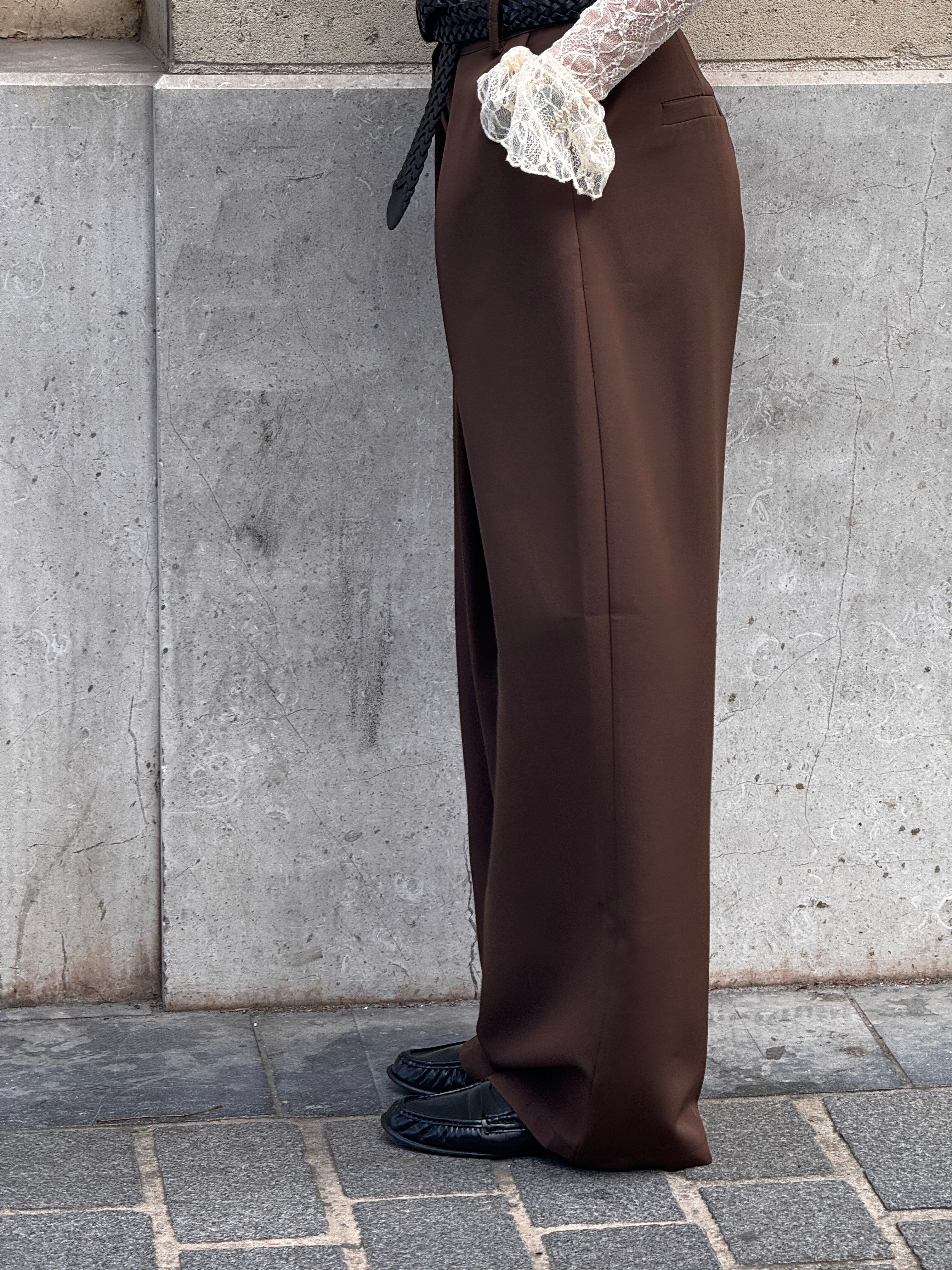 Pantalon large marron à pinces