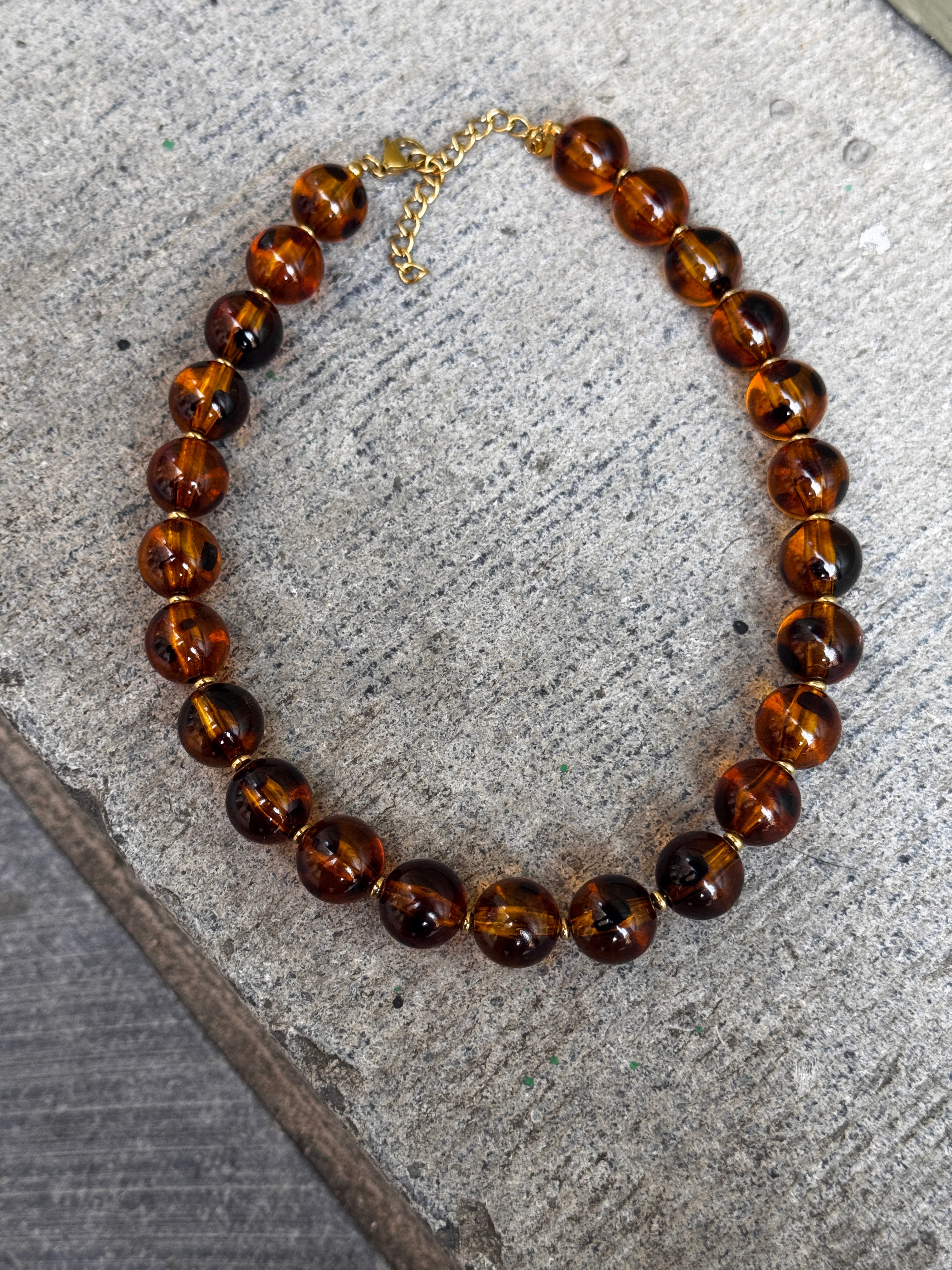 Collier perles marron