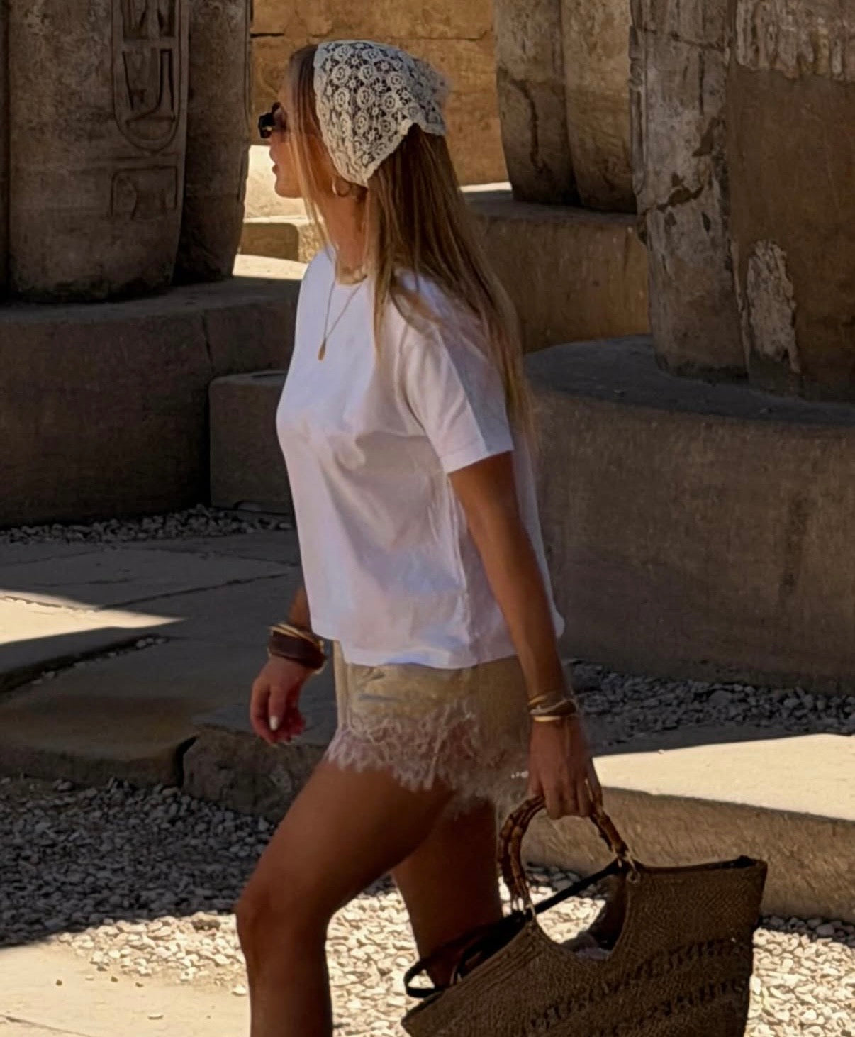 T-shirt écru foulard dentelle